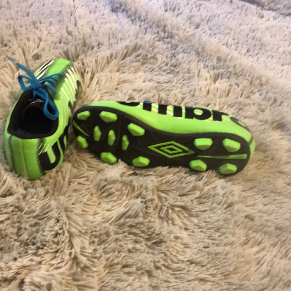 Shoes - Picture 4 of 4